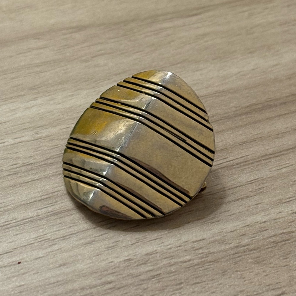 Vintage Gold Modernist Dome Brooch – Striped Oval Pin – Mid-Century Style